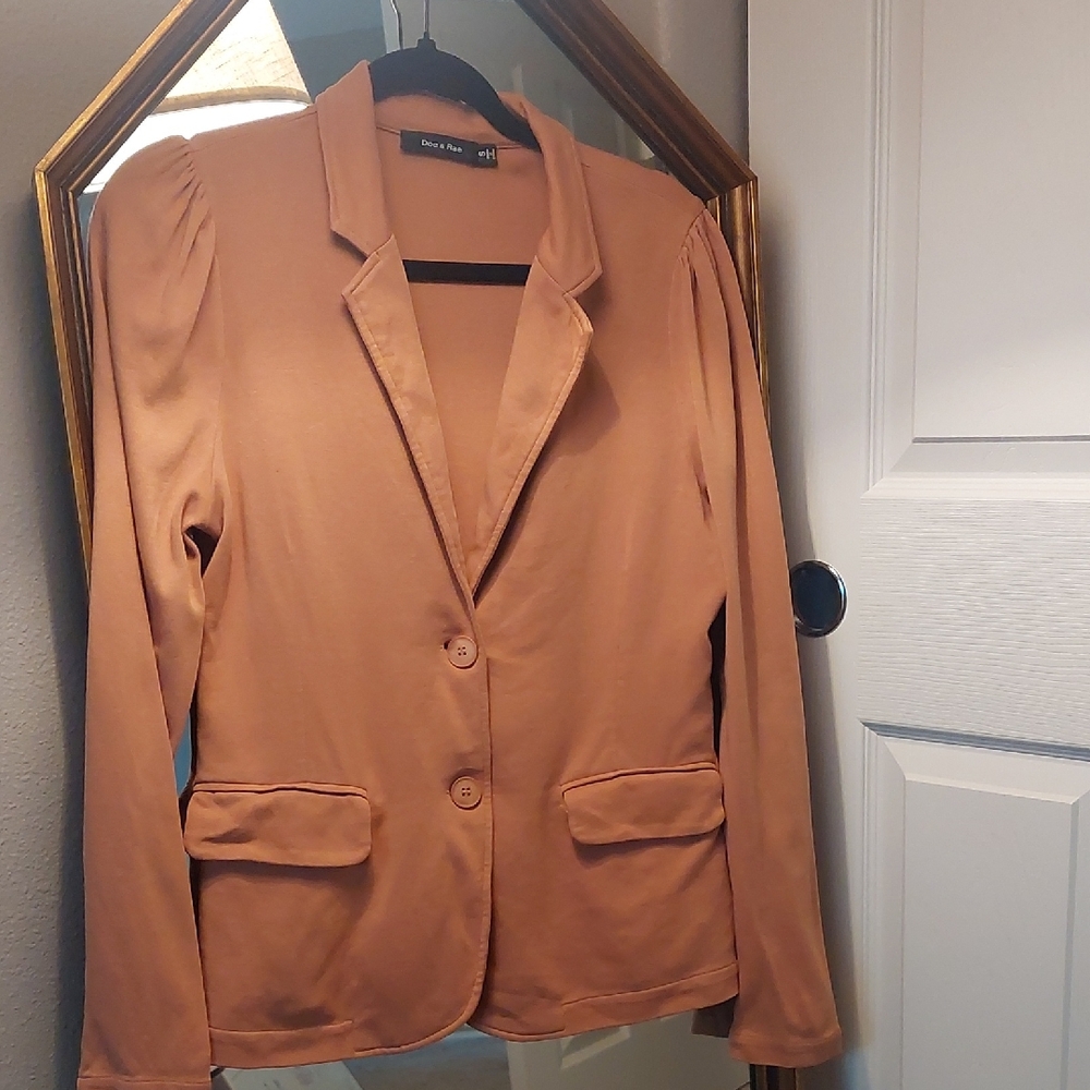 Doe & Rae Tan Relaxed Blazer with Notched Lapel